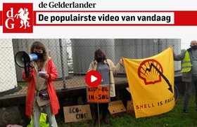 2021-05-18-gelderlander-arnhemse-actievoerders-slaan-klimaatalarm-shell-must-fall-video